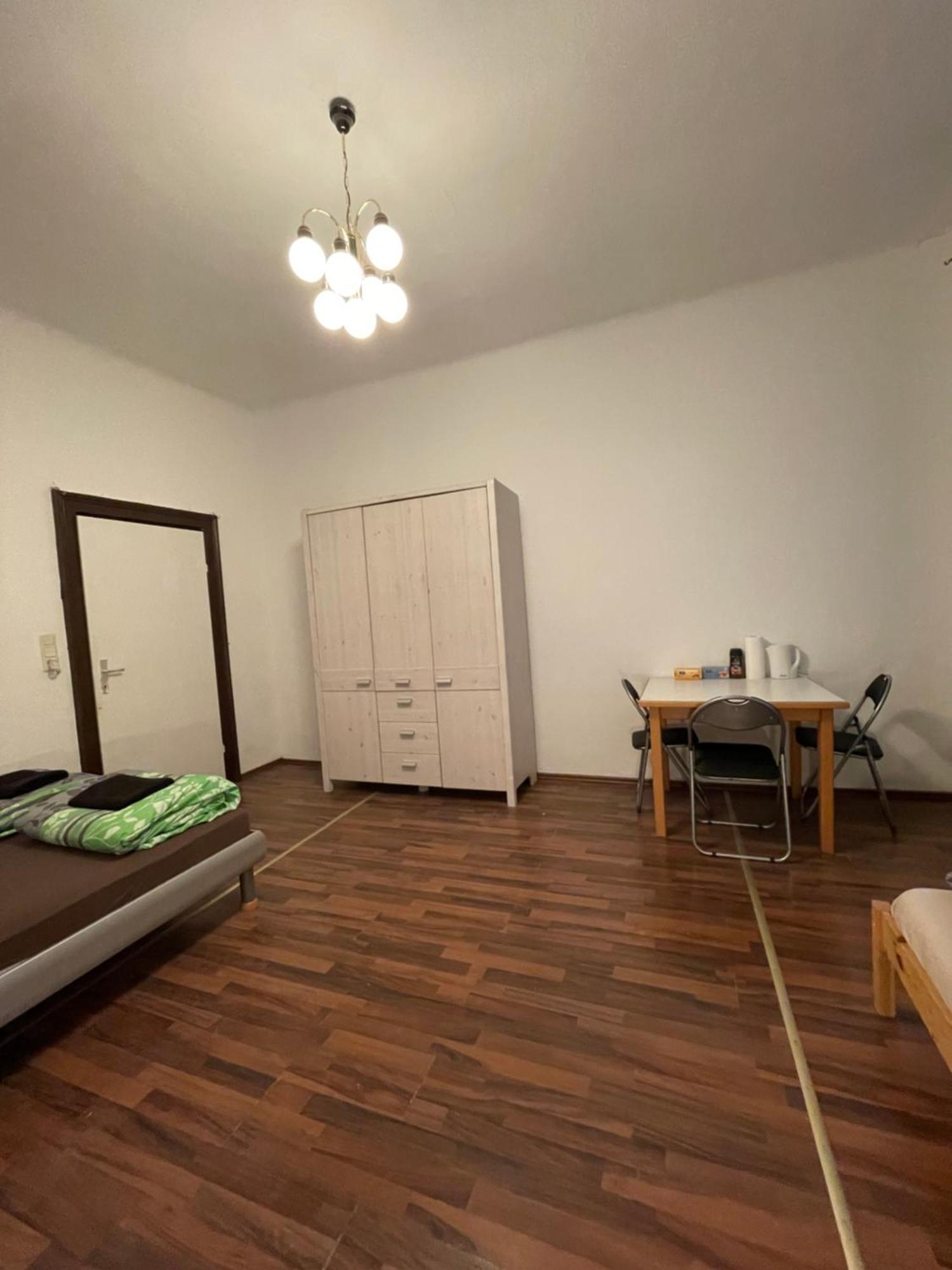 U6 Schoepfwerk Hostel 11 Vienna Luaran gambar