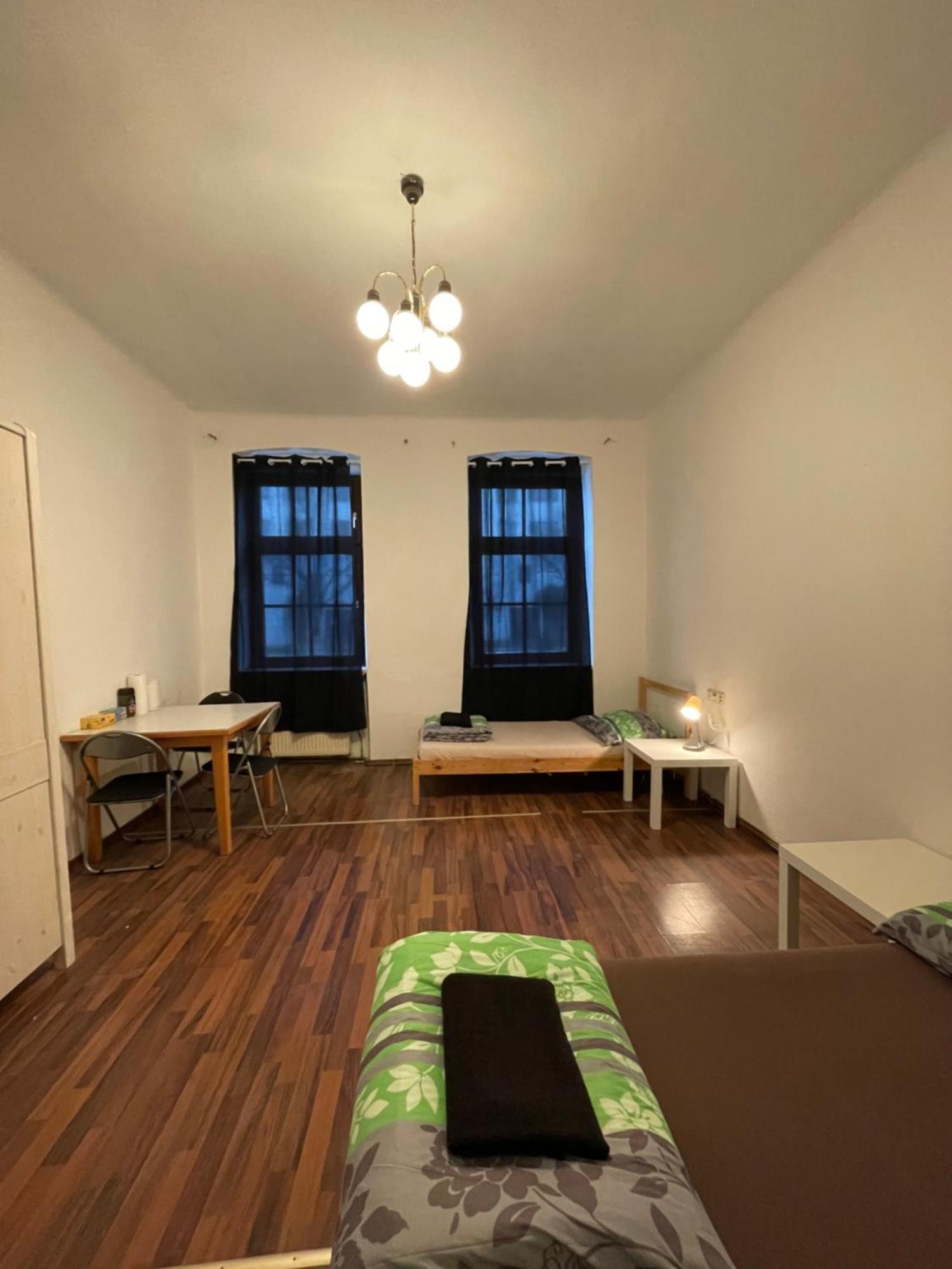 U6 Schoepfwerk Hostel 11 Vienna Luaran gambar