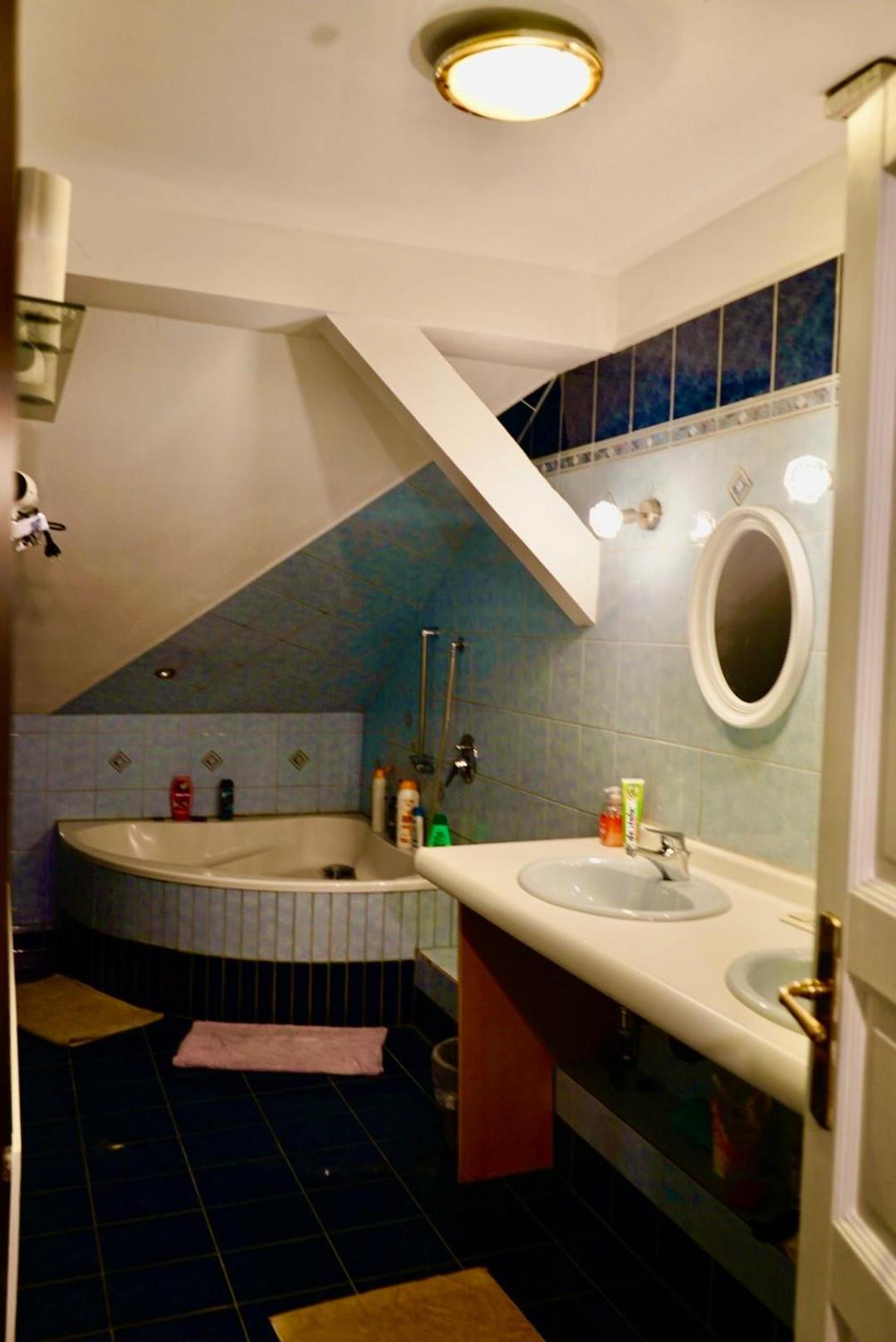 U6 Schoepfwerk Hostel 11 Vienna Luaran gambar